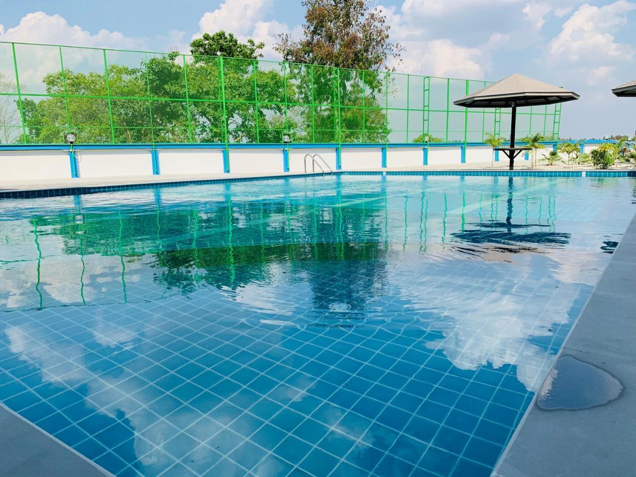 โรงแรมมาลินี Surin Luaran gambar